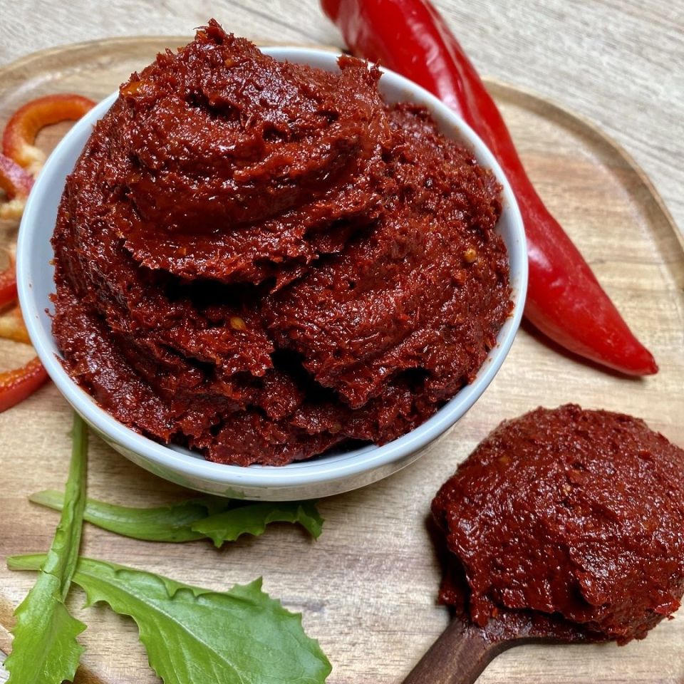 ACI BİBER SALÇASI 400 GR görseli.
